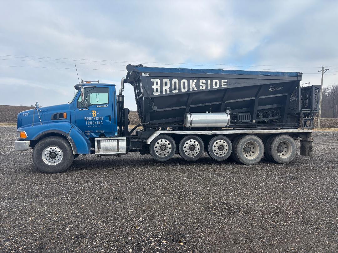 1998 Ford Louisville Chassis w/2004 Can American Slinger XL 19