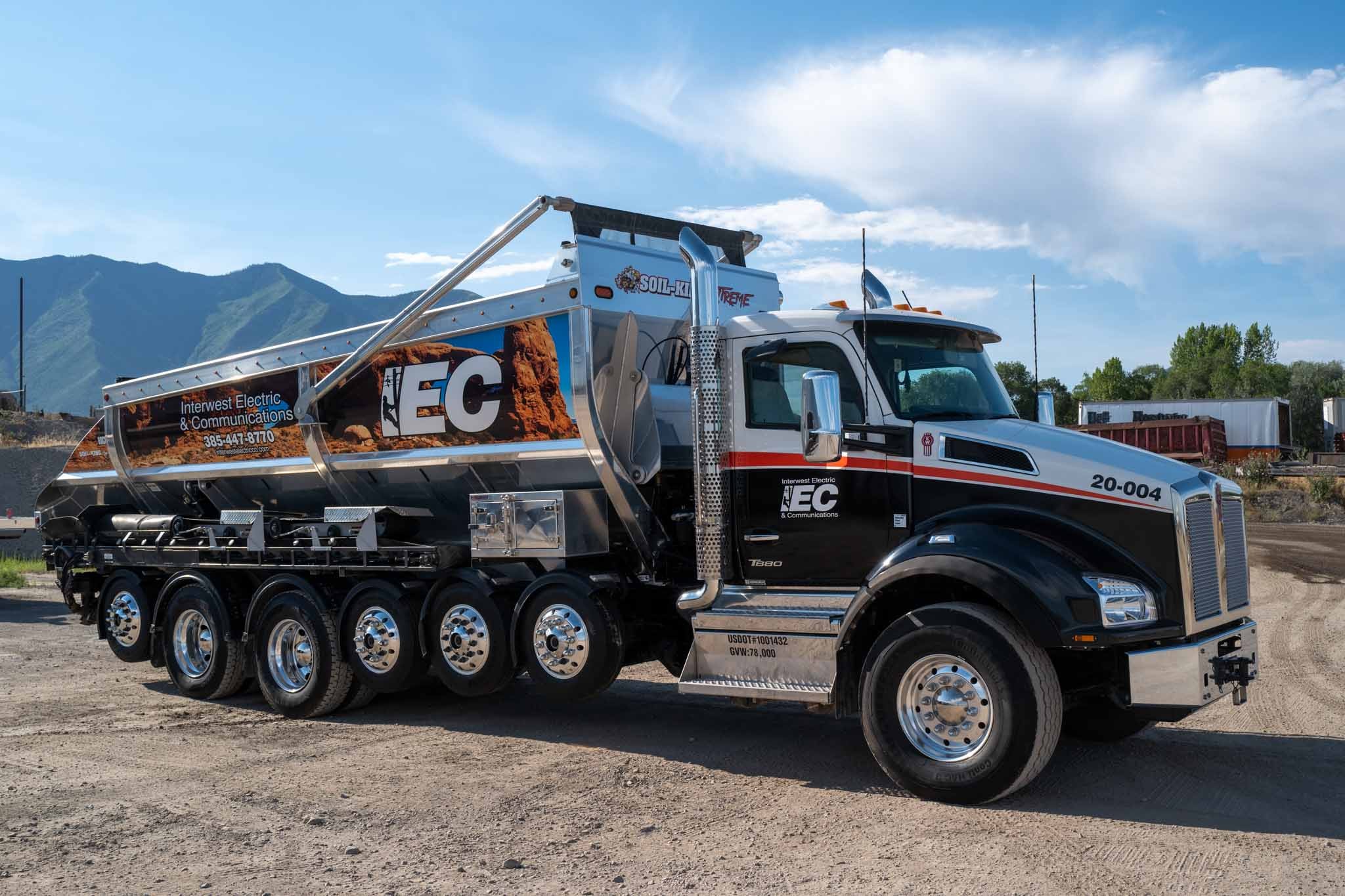 2025 Kenworth T880 w/SoilKing Extreme