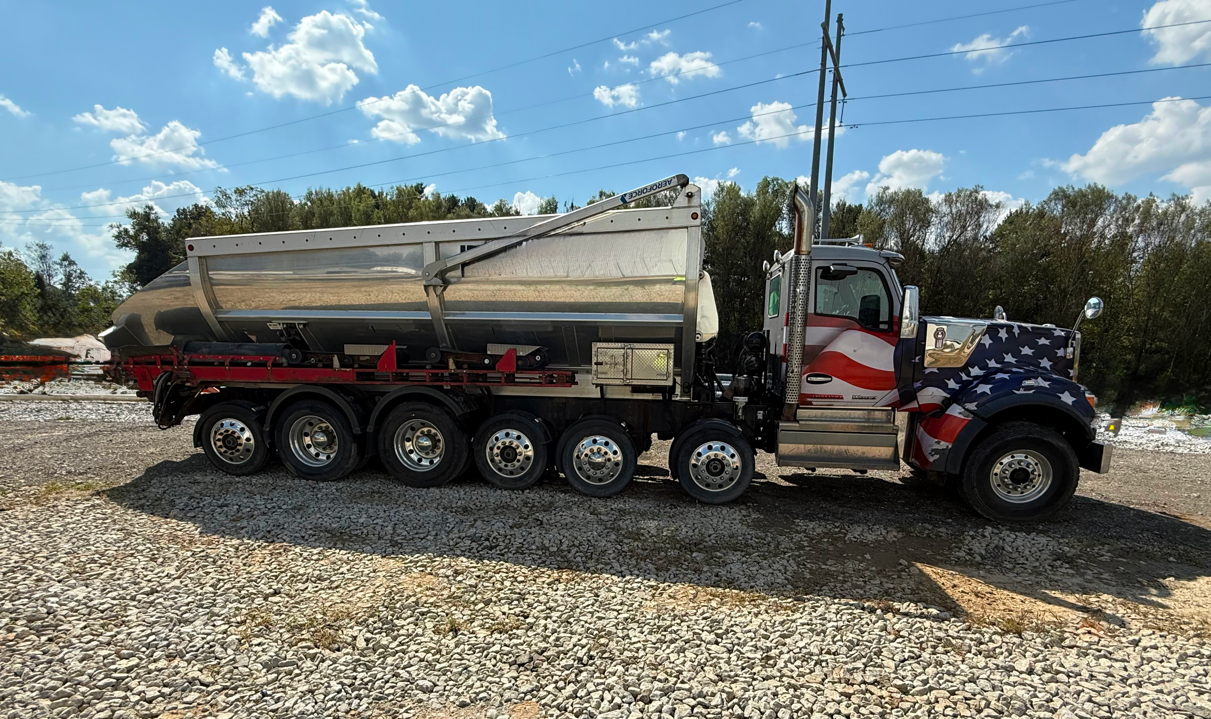 2021 Kenworth W990 w/SoilKIng Extreme